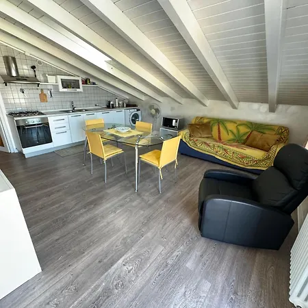 Apartment App4rent - Mansarda Milano
